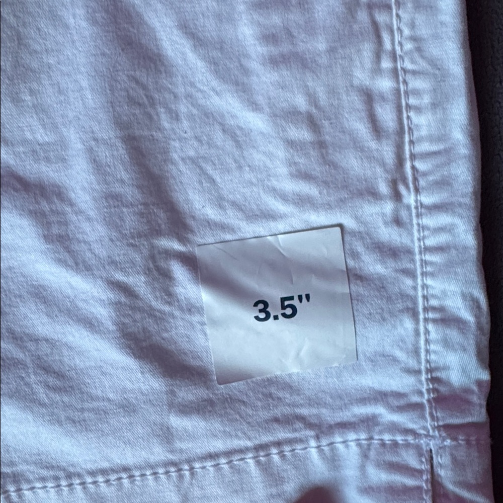 NWT Old Navy Women's Everyday Shorts, size 10 - Picture 4 of 6
